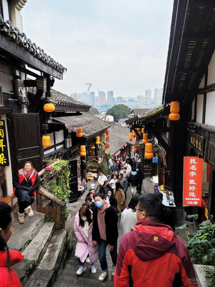 德云社烧饼基因太强大，祖孙三代共用一张脸，漂亮媳妇都撼动不了